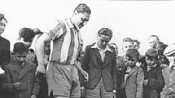 EL MÁXIMO GOLEADOR DE LA HISTORIA. Marcó 277 tantos en 226 partidos.