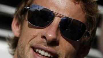 Button, feliz de celebrar su título con un podio