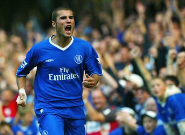 El paso de Adrian Mutu por el Chelsea FC fue corto y terminó de manera muy polémica. Fue uno de los primeros grandes fichajes del club tras la llegada de Roman Abramovich, siendo contratado en 2003 desde el Parma por unos 22 millones de euros. Con la llegada de José Mourinho en la temporada 2004-2005, el rendimiento de Mutu decayó y surgieron tensiones y roces con el nuevo técnico. En octubre de 2004, Mutu dio positivo por cocaína en un control antidopaje sorpresa.