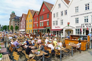 Comida: desde las 11:00 hasta las 13:00 horas | Cena: desde las 16:00 hasta las 17:00 horas. En la foto, el muelle de Bergen. 
 