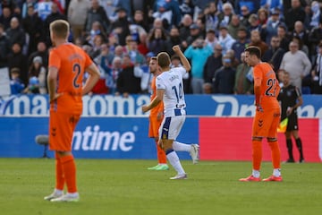 Brasanac celebra su gol ante el Celta