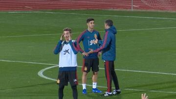 ¿Qué explicó Luis Enrique a Asensio en esta charla aparte?