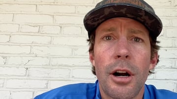 Travis Pastrana hablando