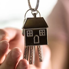 ¿A qué edad compran su primera vivienda de media los españoles?