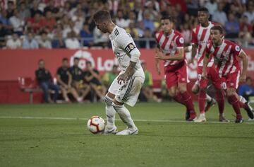 Sergio Ramos empató de penalti. 1-1.