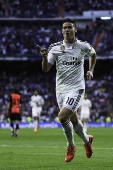 1-0. James Rodríguez celebró el primer gol.