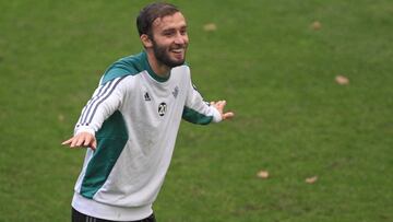 Germ&aacute;n Pezzella, durante un entrenamiento del Betis.