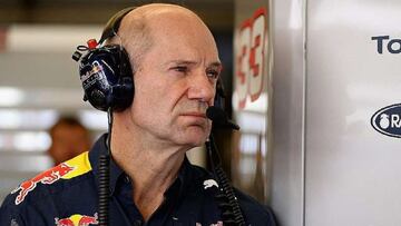 Adrian Newey en el paddock de Red Bull.