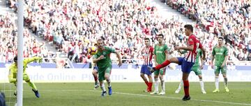 El canterano rojiblanco sentenció el partido tras rematar a placer un tiro de Correa rechazado por Pacheco.