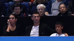 Cristiano made the most of the international break to watch the Djokovic v Isner match at the ATP Finals in London with Georgina Rodríguez and his eldest son.