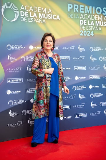 Carmen posa en los Premios de la Academia de la Música.