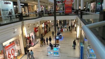 Semana Santa en Chile: qué comercios abren, en qué horario y qué pasa con los malls y cines en estas fechas