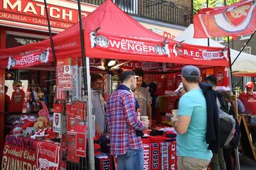 El Emirates recibe a Wenger tras el anuncio de su marcha