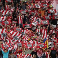 El Girona, con un ojo en el cielo y otro en el infierno