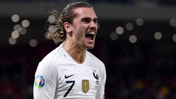 France&#039;s forward Antoine Griezmann celebrates after scoring a goal during the Euro 2020 Group H football qualification match between Albania and France at the Air Albania Stadium in Tirana, on November 17, 2019. (Photo by FRANCK FIFE / AFP)