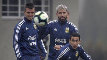 Lo Celso, Ag&uuml;ero y Di Mar&iacute;a, con Argentina. 