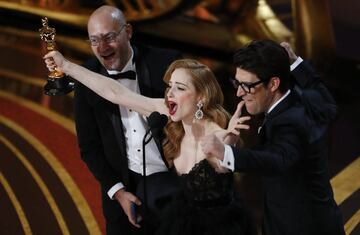 'Skin': Oscar al mejor cortometraje. Guy Nattiv y Jaime Ray Newman recogieron el premio.