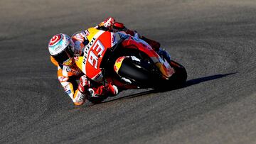 Repsol Honda&#039;s Spanish rider Marc Marquez rides during the MotoGP first free practice of the Aragon Grand Prix at the Motorland racetrack in Alcaniz, on September 21, 2018 (Photo by JOSE JORDAN / AFP)
