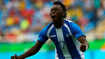 Alberth Elis celebra un gol con la selecci&oacute;n de Honduras en los Juegos Ol&iacute;mpicos.