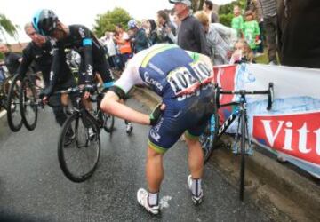 Michael Albasini se vio implicado en una caída a 25 kilómetros de meta.