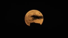 ANKARA, TURKIYE - JULY 13:  Super moon rises over Turkish capital Ankara on July 13, 2022.  A âsupermoonâ occurs when a full moon coincides with the Moon's closest approach to Earth in its elliptical orbit, a point known as perigee. (Photo by Volkan Furuncu/Anadolu Agency via Getty Images)