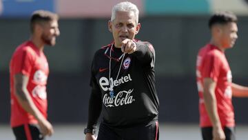 Futbol, entrenamiento de la seleccion chilena en  Juan Pinto Dur&aacute;n.
 El entrenador de la seleccion chilena,  Reinaldo Rueda, es  fotografiado durante el entrenamiento en el complejo deportivo Juan Pinto Dur&aacute;n, chile.
 05/03/2018
 Javier Torres/Photosport
 
 Football, Chilean National Team training session in Juan Pinto Dur&aacute;n.
 Chilean Coach, Reinaldo Rueda, are pictured during the training session at the Juan Pinto Dur&aacute;n, chile.
 05/03/2018
 Javier Torres/Photosport
 
 