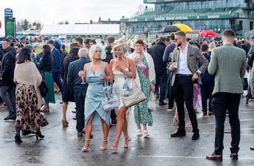 El Aintree Grand National es una competición ecuestre siendo la carrera de obstáculos más importante de las que se celebran en el Reino Unido. El Aintree Grand National es una competición ecuestre, la carrera de obstáculos más importante de las que se celebran en el Reino Unido. Se realiza en el hipódromo de Aintree en la ciudad de Liverpool.