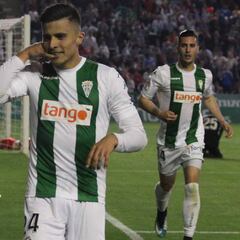 Juanjo Narváez marca doblete y Córdoba sale del descenso