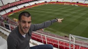 <b>LA AMENAZA. </b>Álvaro Negredo espera que el Pizjuán reviente esta noche y que desde la grada se empuje a su equipo a poder conseguir una victoria importantísima.