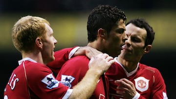 Cristiano Ronaldo: "I'd be an idiot not to learn from Scholes and Giggs"