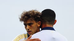 João pone magia; Cristiano, el gol