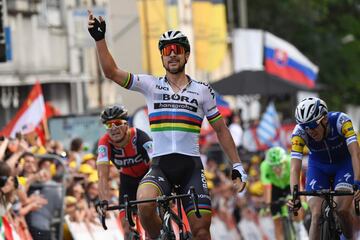 Peter Sagan consigue la victoria en la meta de Longwy.