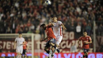 Imagen del partido entre Independiente y Hurac&aacute;n.