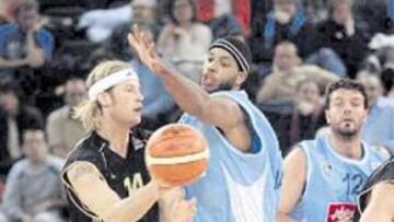 <b>NUEVO TRASPIÉ. </b>Stack (izquierda) brilló más que McDonald.