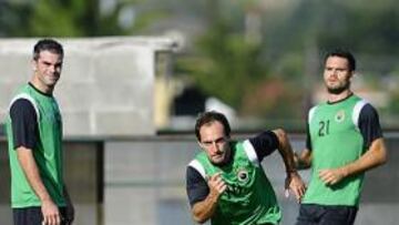 <b>CÚPER LE RESERVÓ. </b>El '10' estaba listo para jugar frente al Madrid pero el técnico prefirió darle pocos minutos para exprimirle en Gijón.