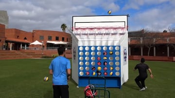 La ¨²ltima forma de jugar al cuatro en raya ?tirando canastas!