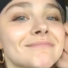 Brooklyn Beckham cambia el fútbol por el rugby junto a Chloë Grace Moretz