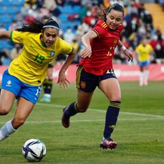 España deja viva a Brasil