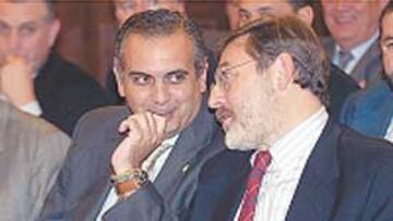 <b>UNA SOLUCIÓN. </b>José Luis Sáez y Jaime Lissavetzky, por el consenso.
