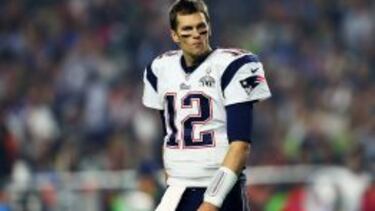 Tom Brady, la única certeza entre los QBs de la AFC Este.