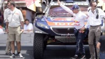 Carlos Sainz justo antes de empezar el prólogo.