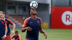 Presidente del Lyon: "Yerry Mina sigue interesado en venir"