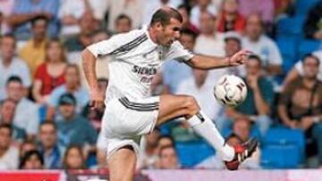 <b>ELEGANCIA</B>. Zidane volverá a ser protagonista en el Bernabéu.