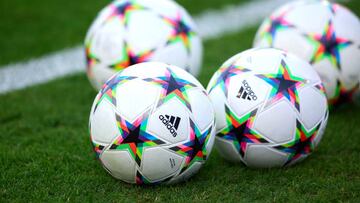 SEVILLE, SPAIN - OCTOBER 25: UEFA oficial match ball is seen during the UEFA Champions League group G match between Sevilla FC and FC Copenhagen at Estadio Ramon Sanchez Pizjuan on October 25, 2022 in Seville, Spain. (Photo by Fran Santiago/Getty Images)