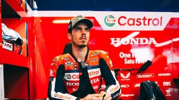 Joan Mir en el box del Castrol Honda de MotoGP.