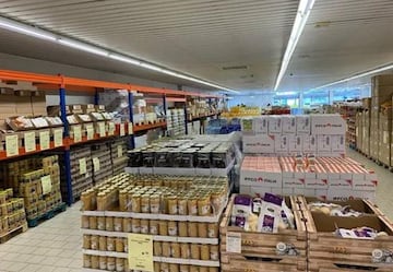 Interior de un supermercado Mere