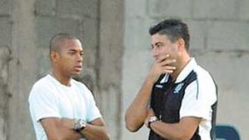 Gallo con Robinho