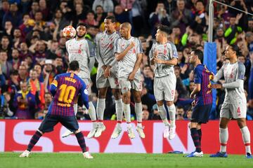 3-0. Leo Messi marcó el tercer gol en el lanzamiento de una falta directa.