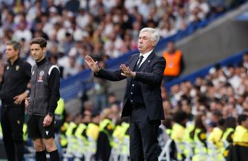 Ancelotti, durante el partido ante el Cádiz.