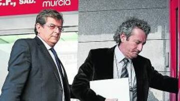 Con los administradores pero sin noticias de Samper